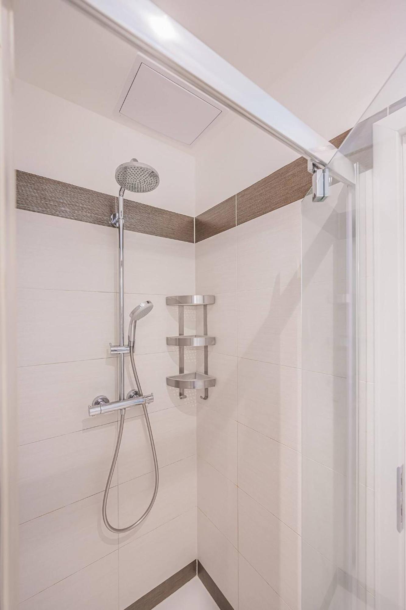 1bd On Masarykovo Square - Bathtube, Desk & Chair, Free Wi-fi * Градец-Кралове