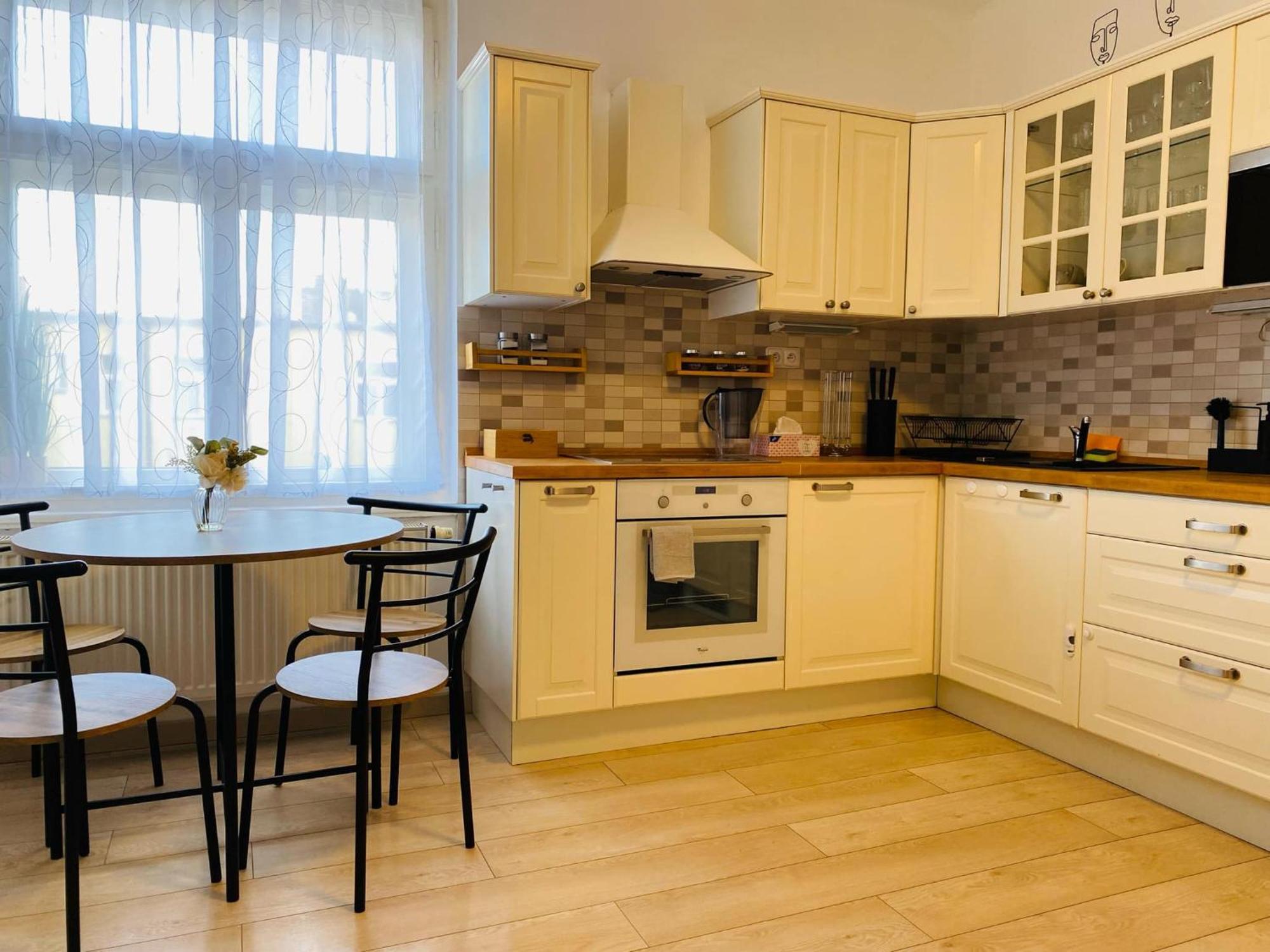 1bd On Masarykovo Square - Bathtube, Desk & Chair, Free Wi-fi Апартаменты *