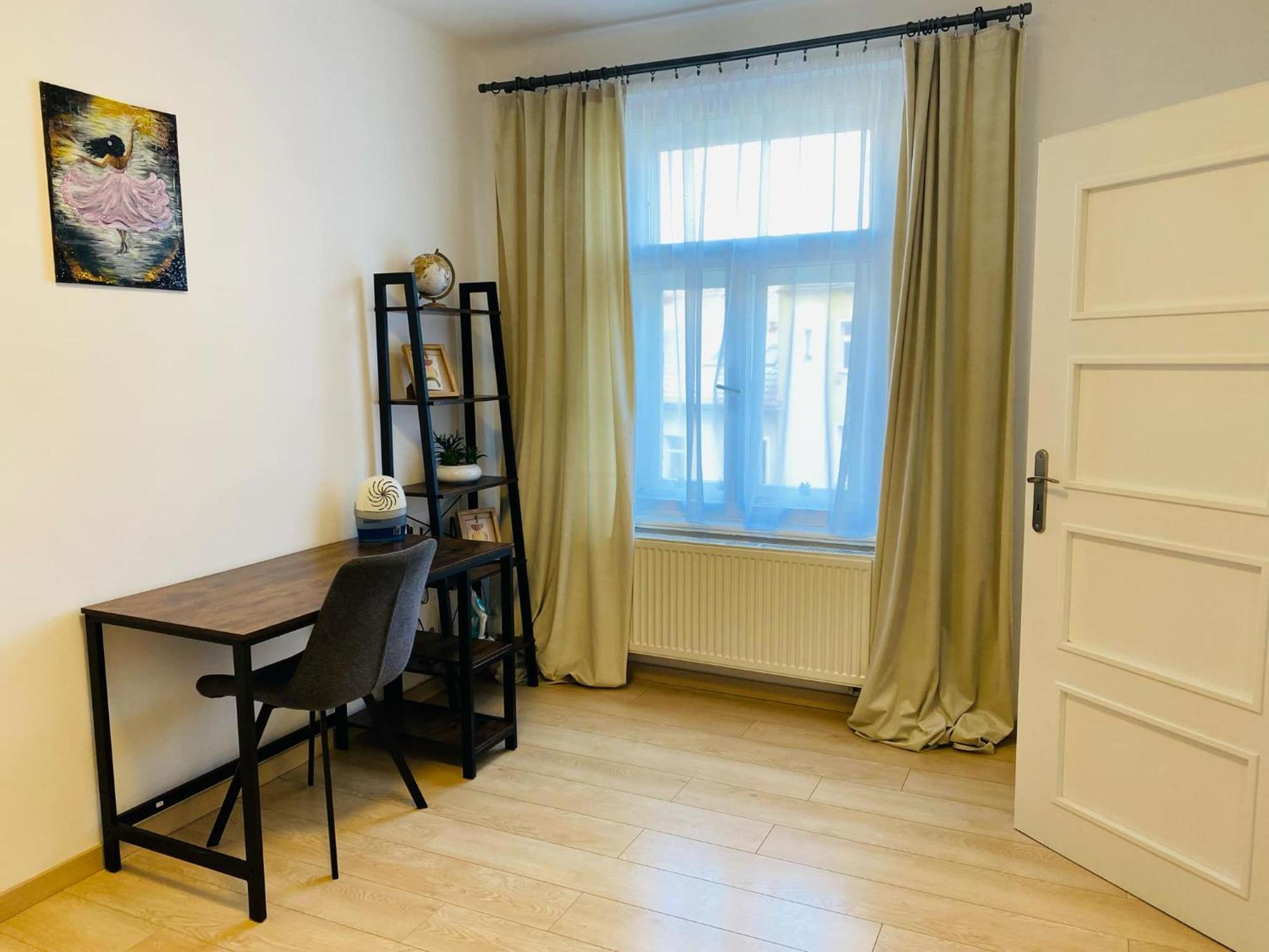 Апартаменты 1bd On Masarykovo Square - Bathtube, Desk & Chair, Free Wi-fi Градец-Кралове